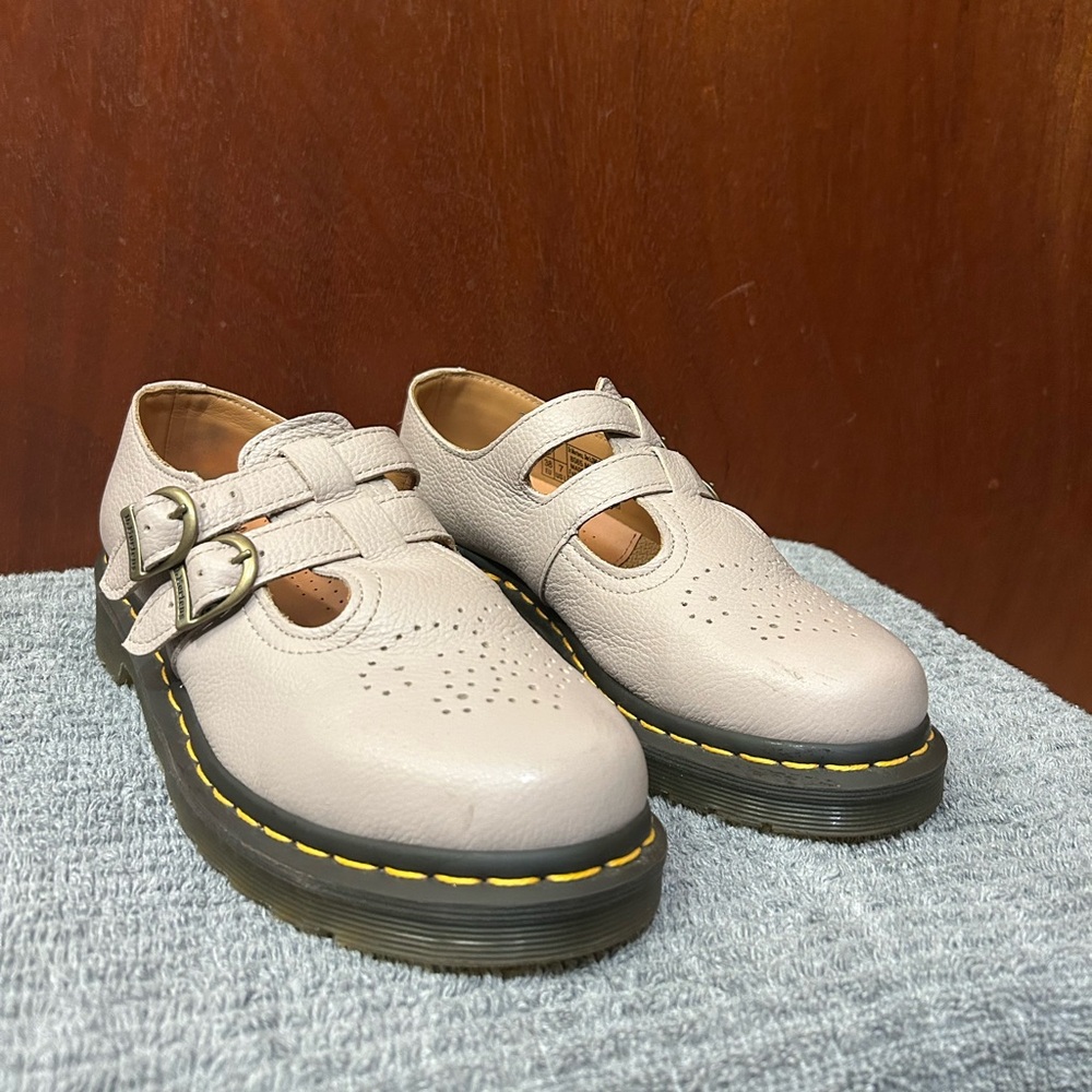 Dr. Martens 8065 Virginia Leather Mary Jane Shoes in VINTAGE TAUPE